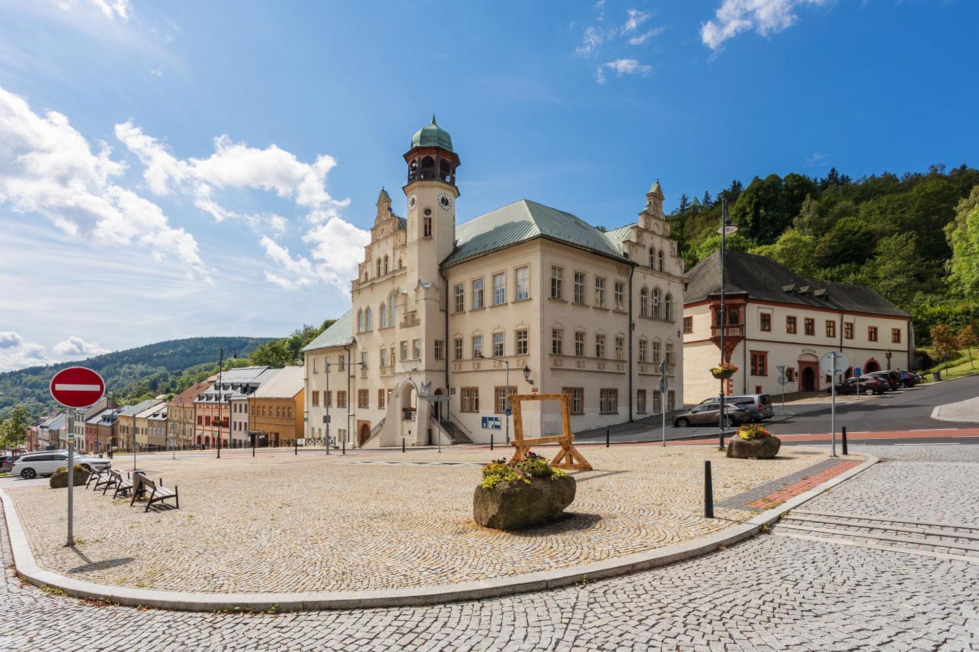 Apartmany Stribrna Liska Jáchymov Dış mekan fotoğraf